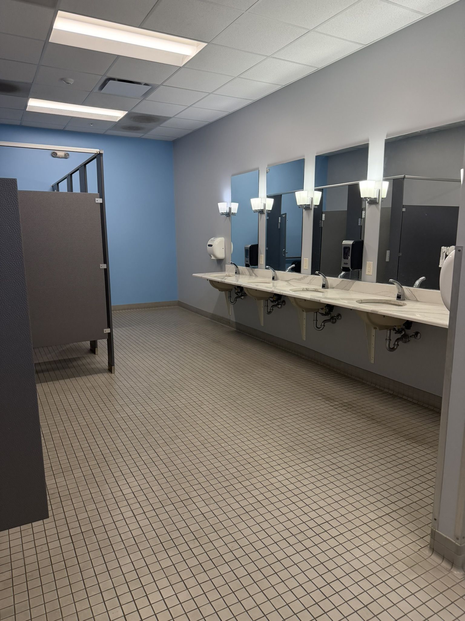 Dgy Men S Locker Room Jpeg